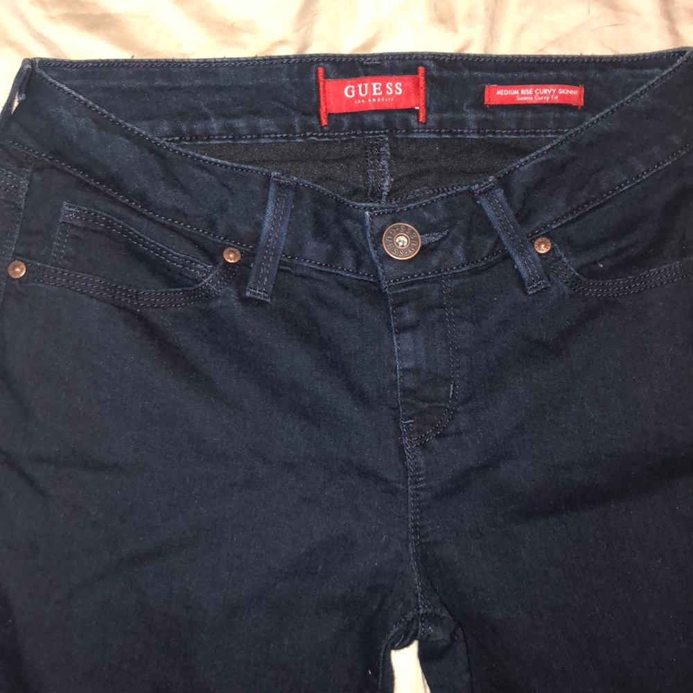 NWOT GUESS Medium Rise Curvy Skinny Jeans